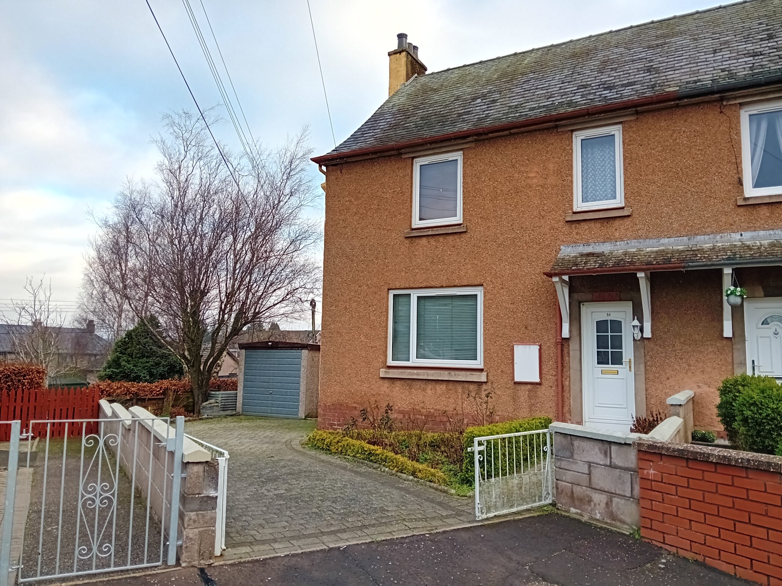 14 Lentlands Road - Front of House